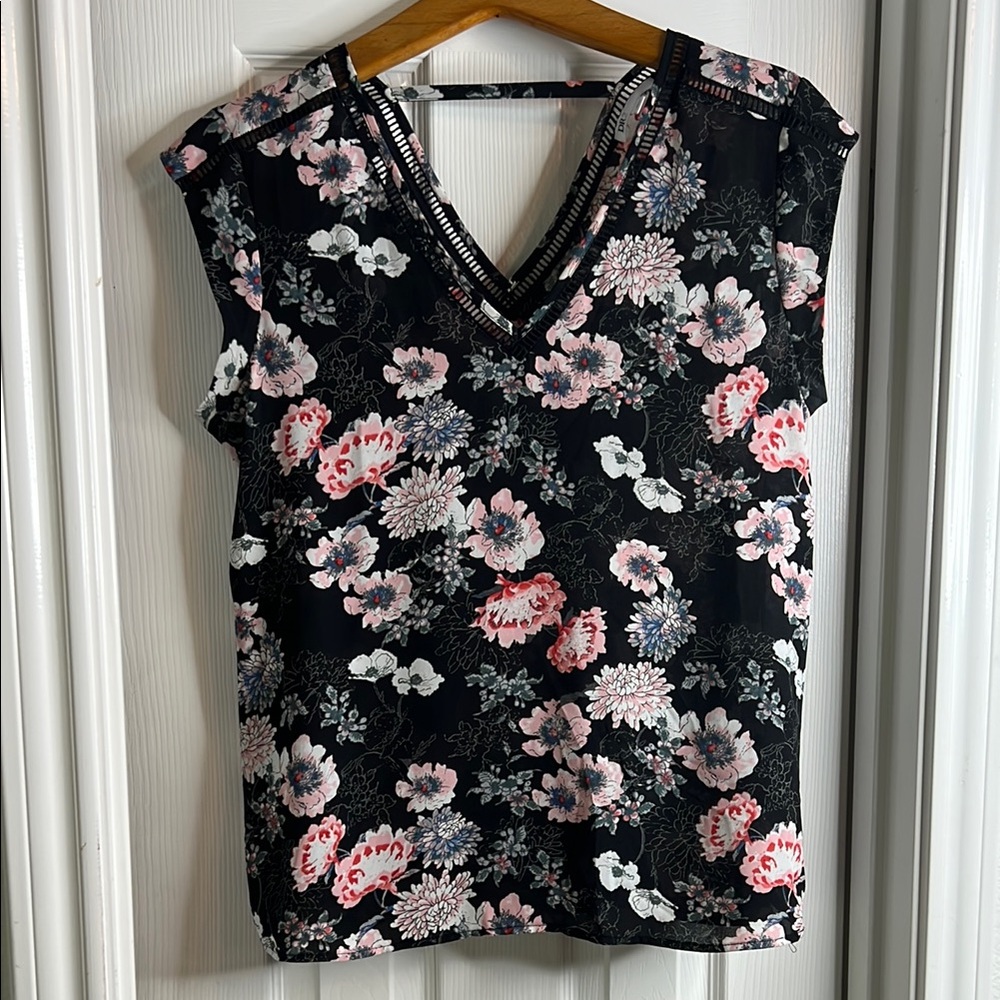 DR2 Black and Pink Sleeveless Floral Blouse